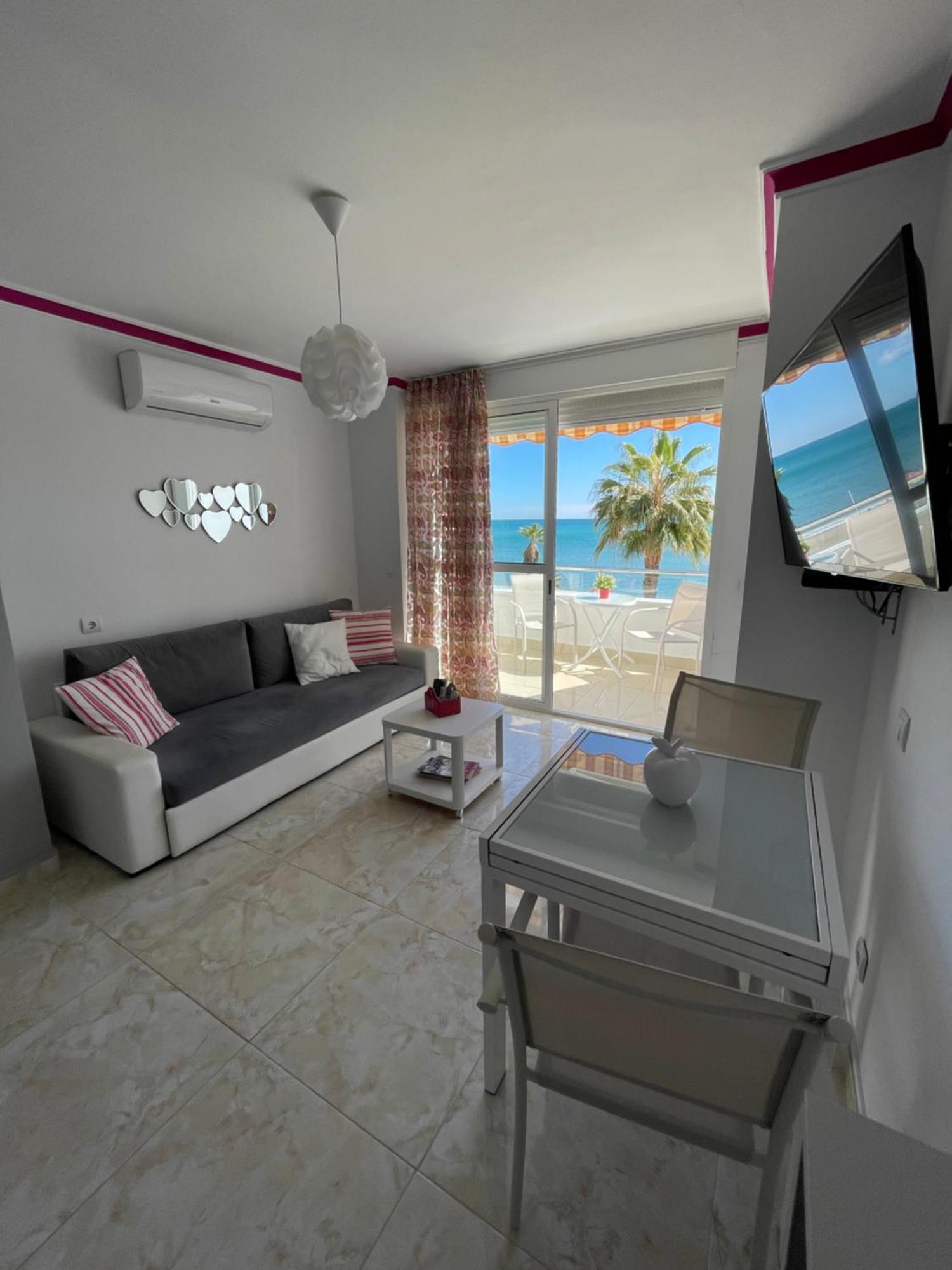 Roca Chica. Studio - First Line Beach Torremolinos Exterior foto