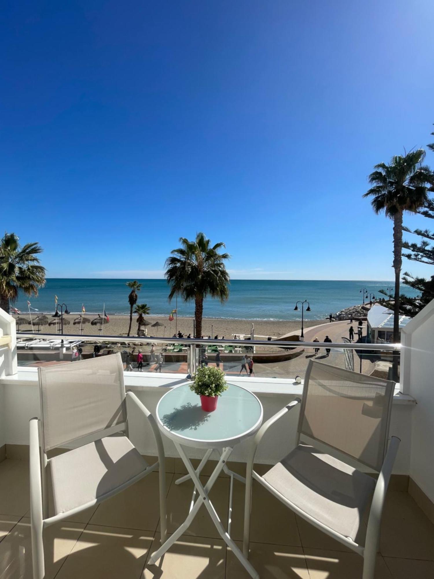 Roca Chica. Studio - First Line Beach Torremolinos Exterior foto