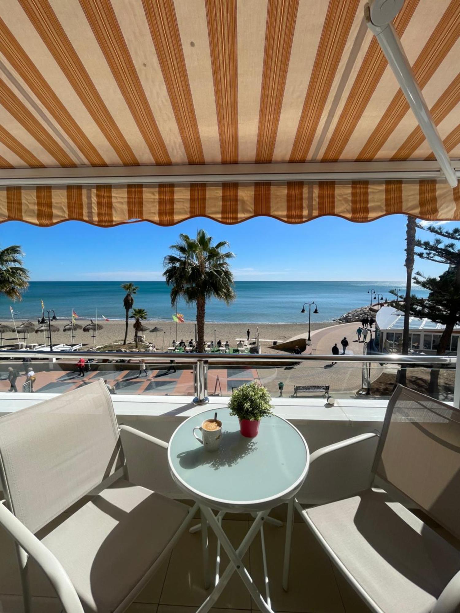 Roca Chica. Studio - First Line Beach Torremolinos Exterior foto