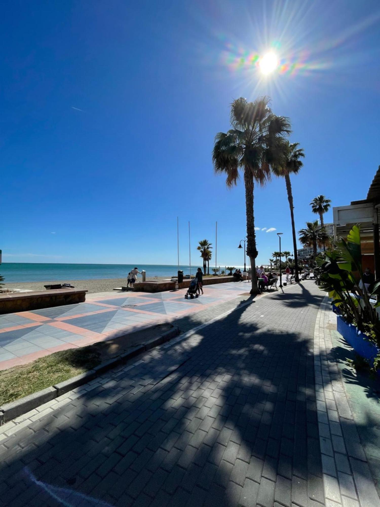 Roca Chica. Studio - First Line Beach Torremolinos Exterior foto